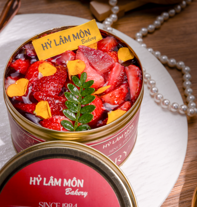 TIRAMISU HỘP THIẾC - VỊ DÂU TÂY